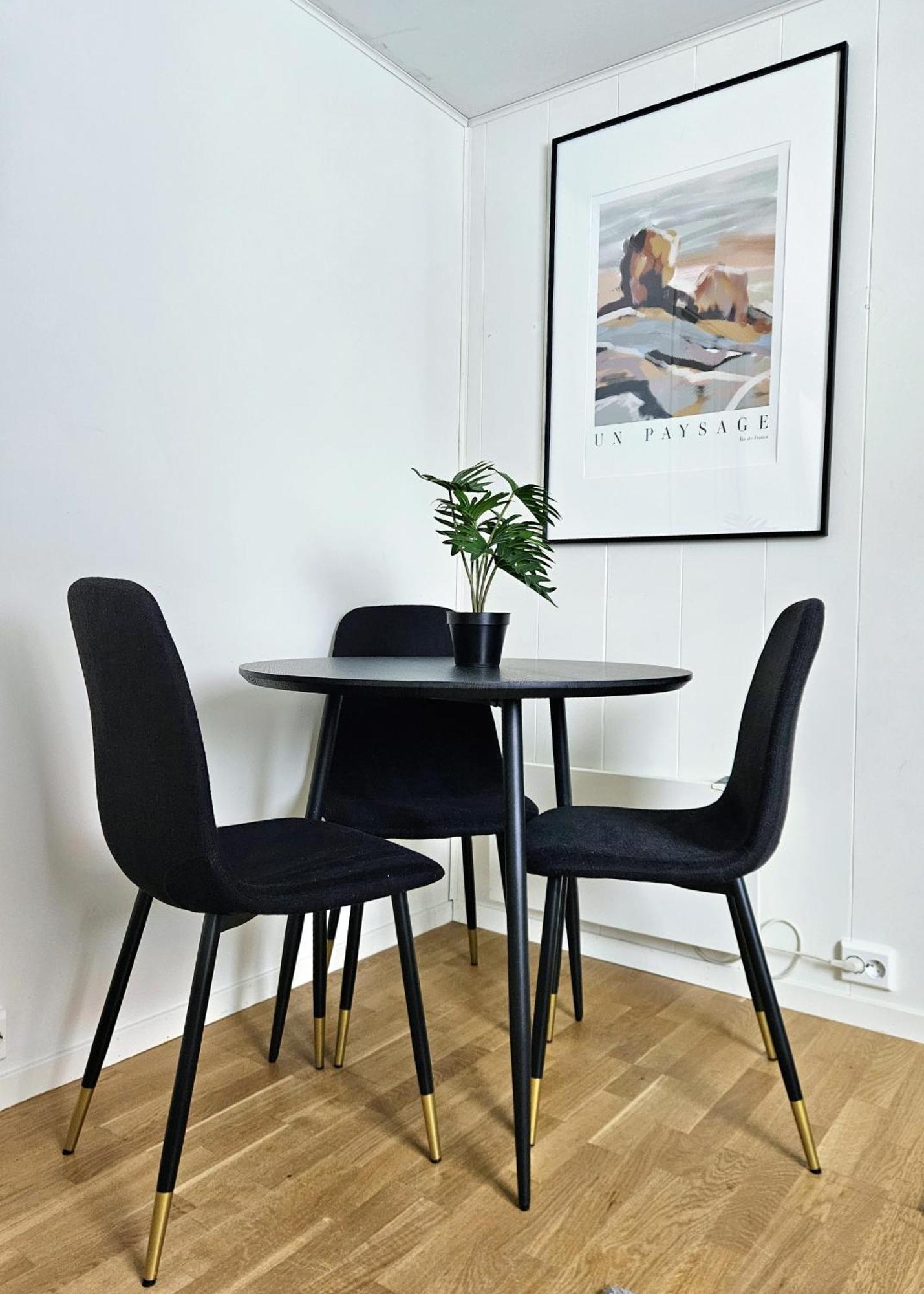 Apartment In Tromso, Located Between The Arctic Cathedral And The Cable Car *